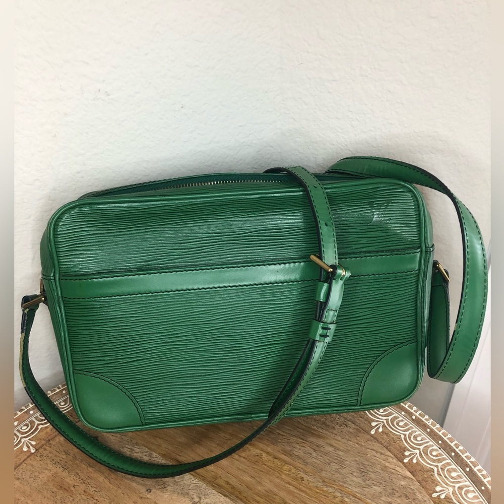 Louis Vuitton Trocadéro Epi leather crossbody bag